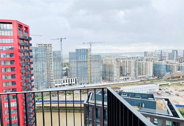 1 Bedroom Flat To Rent In Modena House, Lyell Street, London, Greater London, E14