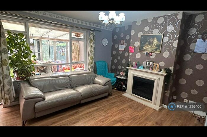 3 Bedroom Bungalow To Rent In Nursery Road, Taplow, SL6