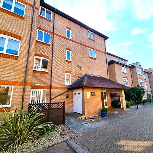 1 Bedroom Apartment For Sale In The Dell, Colchester, Essex, CO1