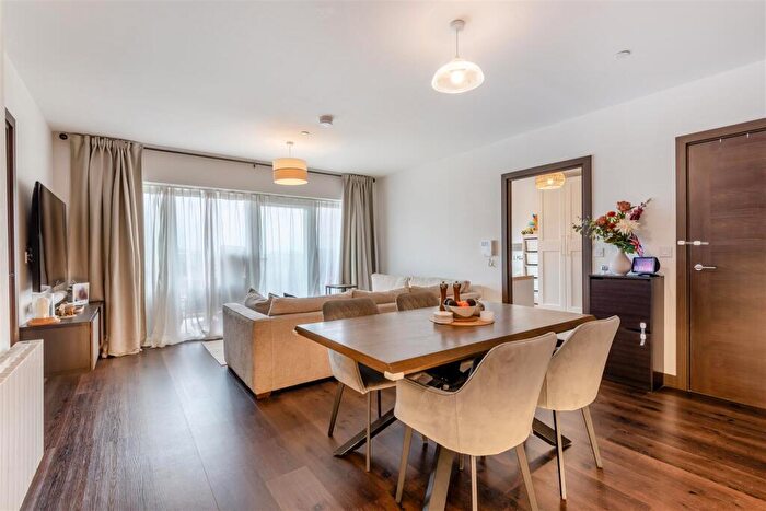 2 Bedroom Flat For Sale In Leander Heights, Mill Wood, Maidstone, ME14