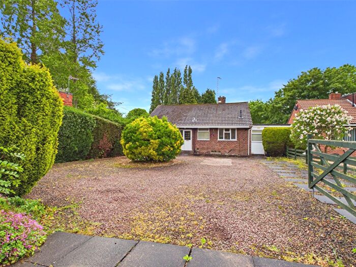 2 Bedroom Bungalow For Sale In Lavender Road, Worcester, Worcestershire, WR3
