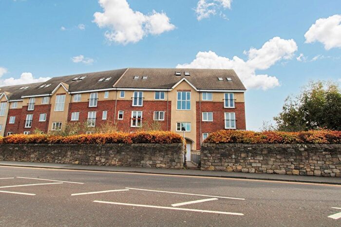 2 Bedroom Flat For Sale In Chillingham Road, Heaton, Newcastle Upon Tyne, NE6