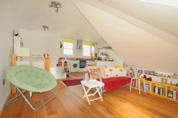 1 Bedroom Flat To Rent In Barrow Road, London, SW16