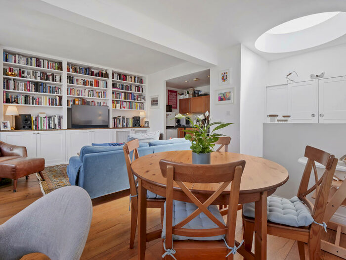 2 Bedroom Flat To Rent In St Gabriels Manor, Camberwell, SE5