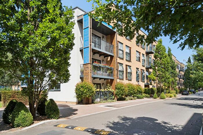 2 Bedroom Apartment For Sale In Letchworth Road, Stanmore, HA7
