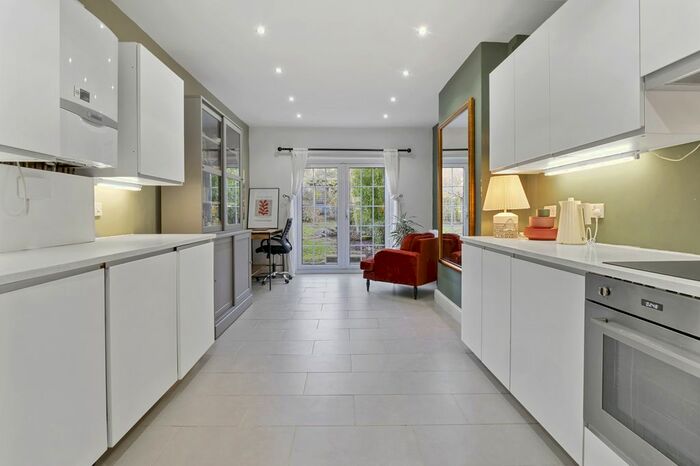 3 Bedroom Terraced House For Sale In Kinveachy Gardens, Charlton, SE7