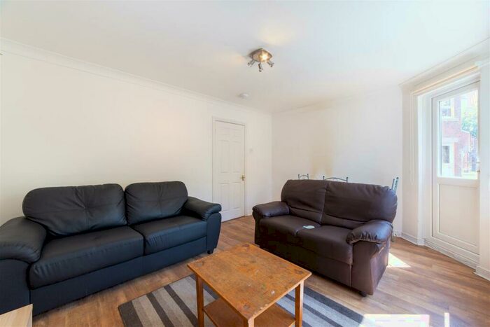 2 Bedroom Apartment To Rent In £pppw, Orchard Place, Jesmond, NE2