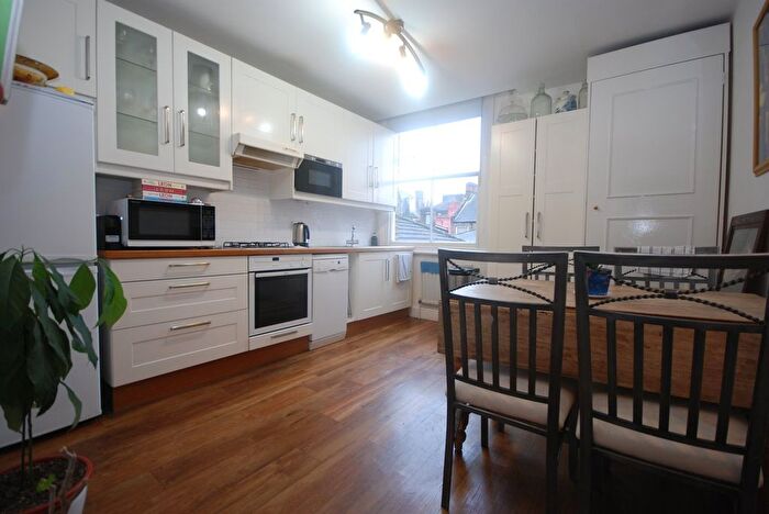 2 Bedroom Flat To Rent In Handforth Road, Oval, SW9
