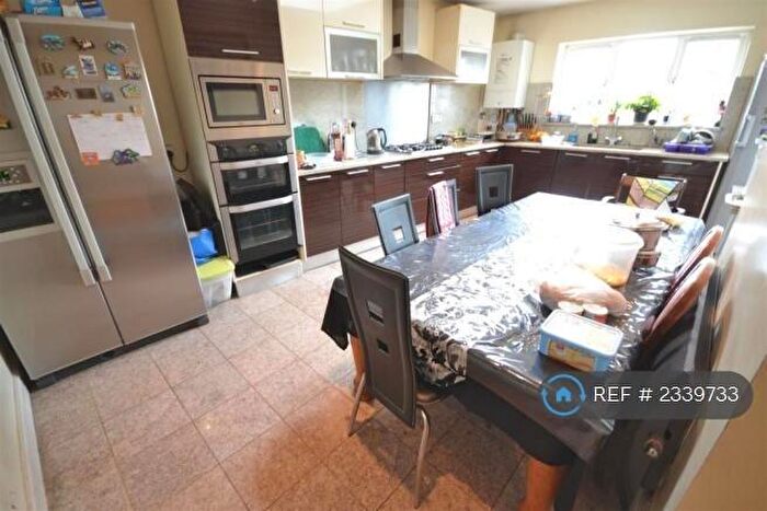 5 Bedroom Semi-Detached House To Rent In Kings Road, Harrow, HA2