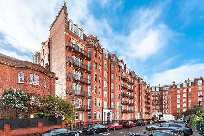 5 Bedroom Flat To Rent In Oakwood Court, Holland Park, W14