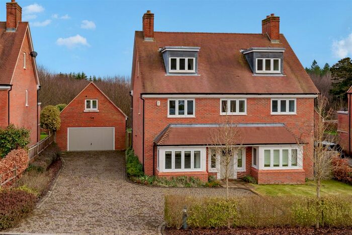 5 Bedroom Detached House For Sale In Brackenwood, Midhurst, West Sussex, GU29