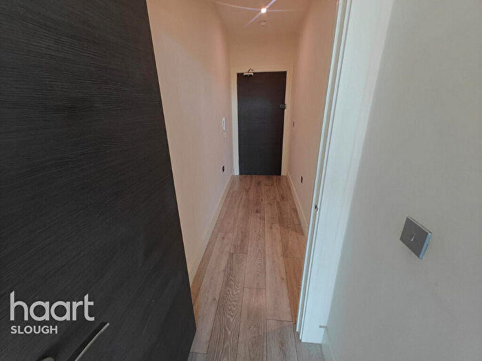 1 Bedroom Apartment To Rent In Farnham Road, Slough, SL1