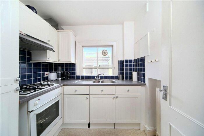 3 Bedroom Flat To Rent In Uxbridge Road, Shepherds Bush, London, W12