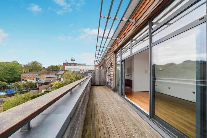 2 Bedroom Flat To Rent In Woodland Crescent, London, SE10