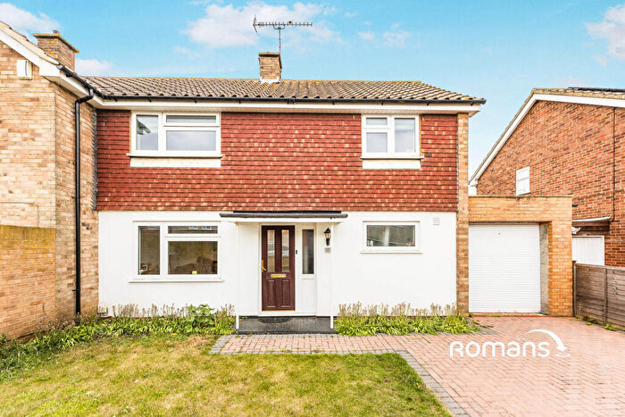 3 Bedroom Semi-Detached House To Rent In Bruce Road, Woodley, Reading, RG5