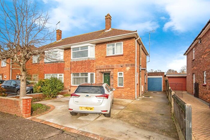 3 Bedroom Semi-Detached House For Sale In Magazine Farm Way, Colchester, CO3