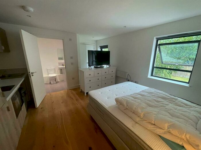 Flat To Rent In Selden Road, Worthing, BN11