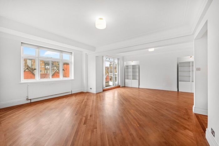 3 Bedroom Flat For Sale In Portland Place, Marylebone, W1B