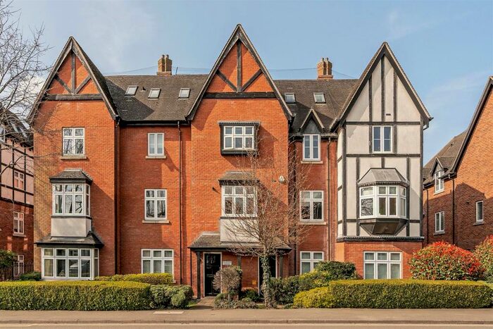 2 Bedroom Flat To Rent In Hampton House, Dorridge, B93