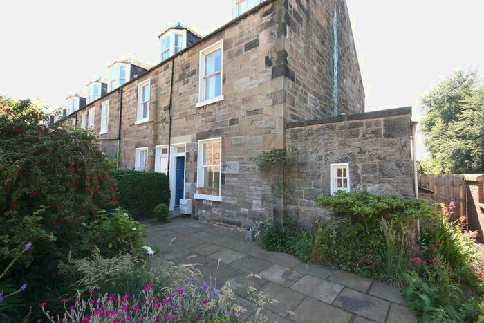 1 Bedroom Flat To Rent In Bell Place, Edinburgh, EH3