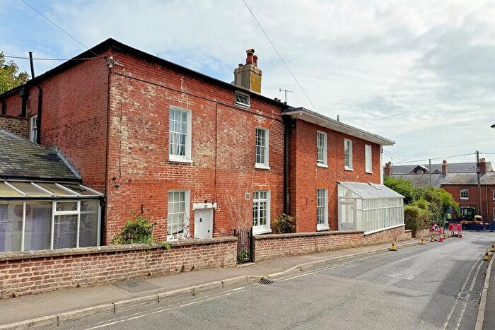 6 Bedroom Link Detached House For Sale In Bridport, DT6