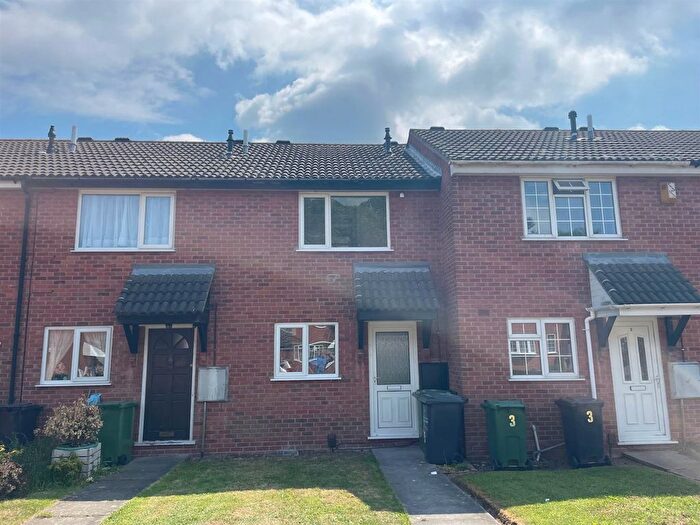 2 Bedroom Town House To Rent In Redmires Close, Loughborough, LE11