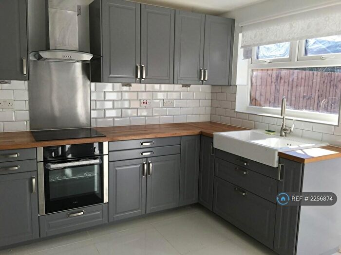 3 Bedroom End Of Terrace House To Rent In Pershore Road, Birmingham, B5