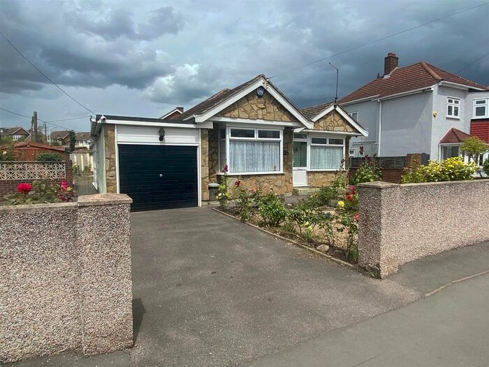 2 Bedroom Detached Bungalow To Rent In Moor Lane, Cranham, Upminster, RM14