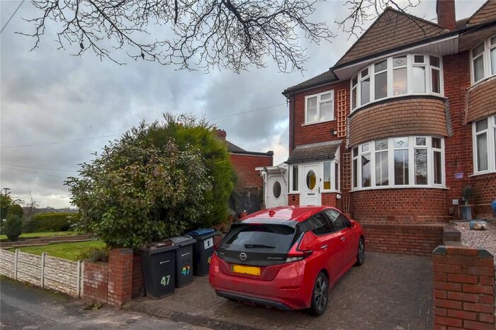 3 Bedroom Semi-Detached House To Rent In Hazelwell Fordrough, Birmingham, West Midlands, B30