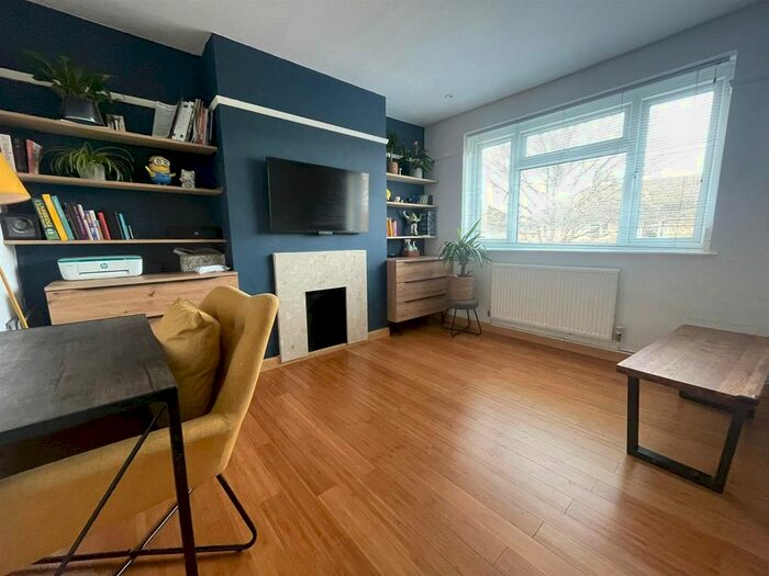 2 Bedroom Maisonette To Rent In Ardrossan Gardens, Worcester Park, KT4