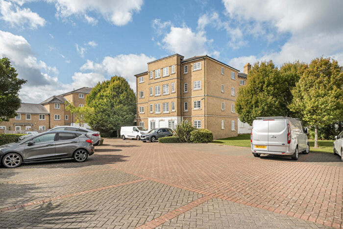 2 Bedroom Apartment For Sale In Gilbert Close, Shooters Hill, SE18