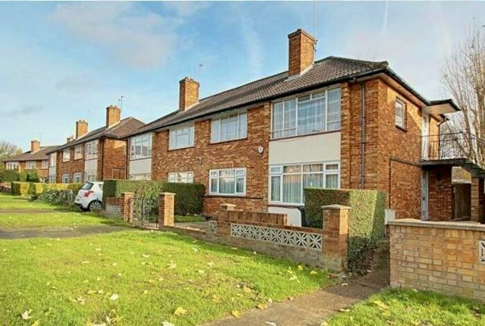 2 Bedroom Maisonette To Rent In Bangor Close, Northolt, UB5