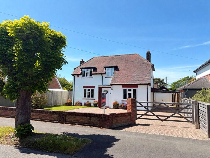 3 Bedroom Detached House For Sale In Chestnut Avenue, Barton On Sea, New Milton, BH25