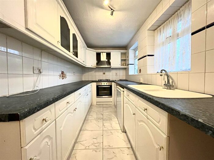 2 Bedroom Maisonette To Rent In Guiver Court, Kennedy Close, Cheshunt, EN8