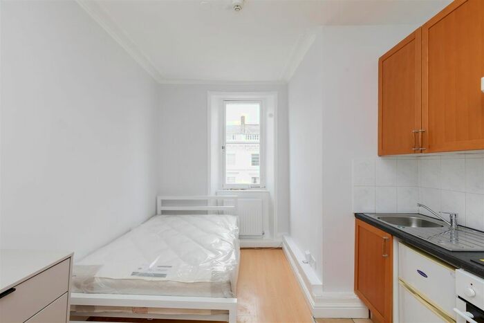 Studio To Rent In St Georges Drive, Pimlico, SW1V