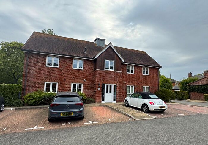 2 Bedroom Flat To Rent In Chantry Court, Felsted, CM6