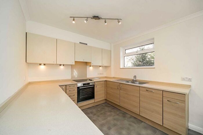1 Bedroom Flat To Rent In Leopold Avenue, London, SW19