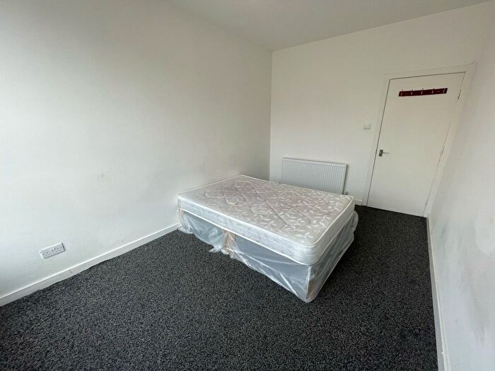 2 Bedroom Flat To Rent In Flat, Woodsley Road, Woodhouse, Leeds, LS3