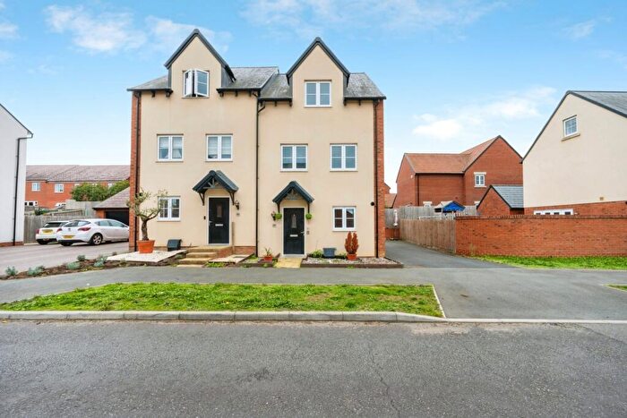 3 Bedroom Semi-Detached House To Rent In Dragonfly Crescent, Biddenham, Bedford, MK40