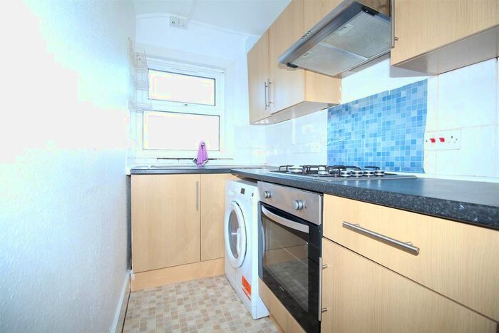 1 Bedroom Maisonette To Rent In Hendon Road, London N9