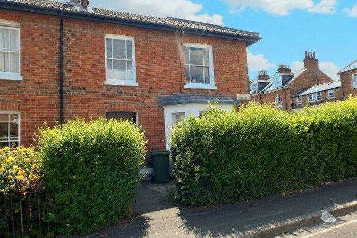 2 Bedroom Flat To Rent In Western Road, Winchester, SO22