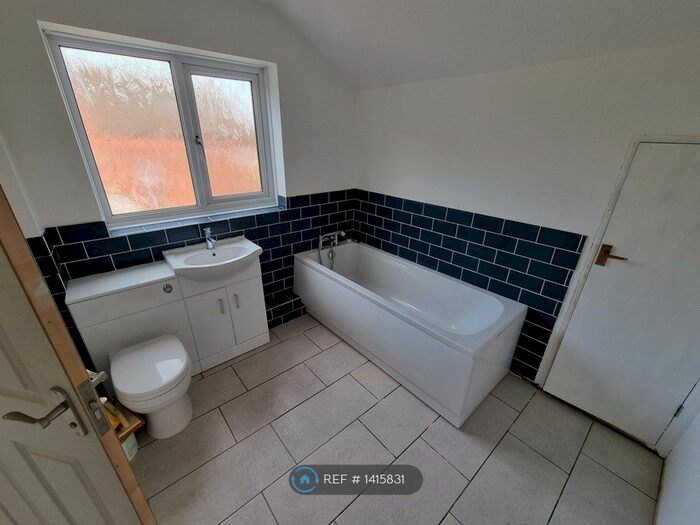 1 Bedroom Flat To Rent In Winsdon Court, Luton, LU1