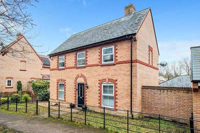 4 Bedroom Leisure Facility Commercial To Rent In Phoenix Walk, Hemel Hempstead, Hertfordshire, HP2