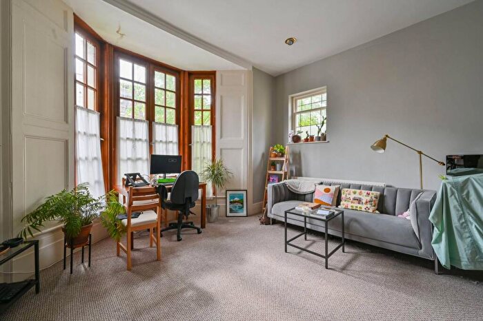 1 Bedroom Flat For Sale In Isledon Road, Islington, London, N7