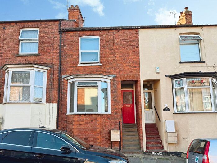 5 Bedroom Terraced House For Sale In Newington Road, Northampton, NN2