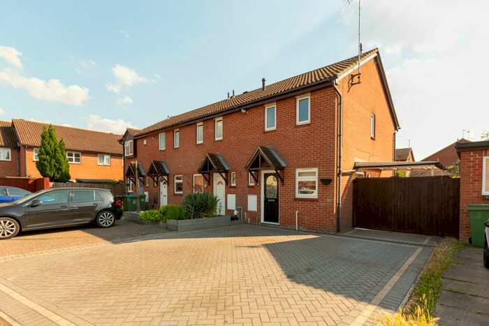 2 Bedroom End Of Terrace House To Rent In Field Way, Aylesbury, HP20