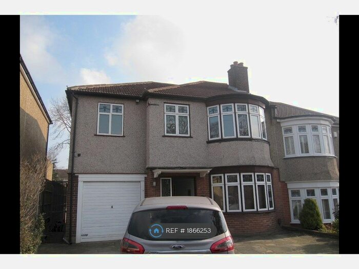 4 Bedroom Semi-Detached House To Rent In Murray Avenue, Bromley, BR1