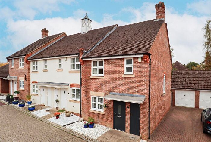 3 Bedroom End Terrace House For Sale In Lower Mount Street, Fleet, GU51