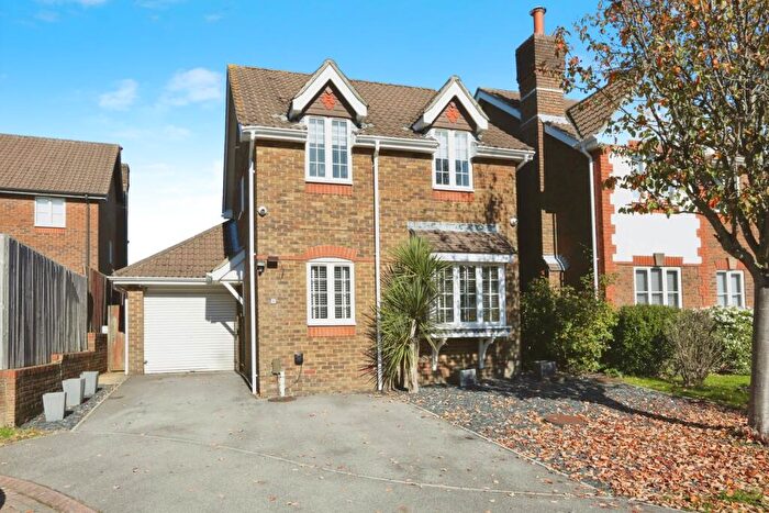3 Bedroom Detached House For Sale In Querida Close, Lower Swanwick, Southampton, Hampshire, SO31