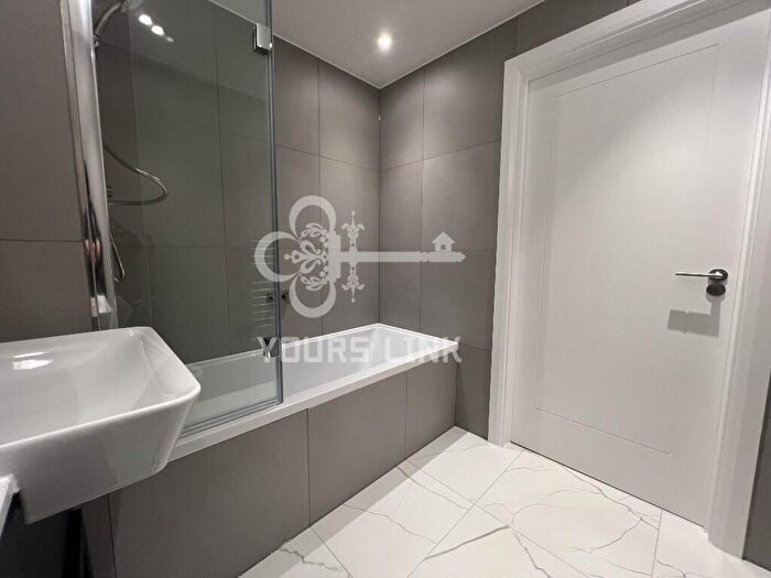 1 Bedroom Apartment To Rent In Ellipse House, Eden Place, London, E16